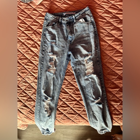 Tinseltown Ripped Jeans - Picture 1 of 4